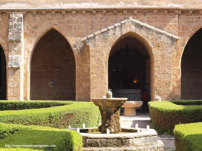 DETALLE DEL CLAUSTRO